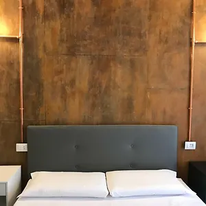 joy-rooms.italymilanhotels.net/